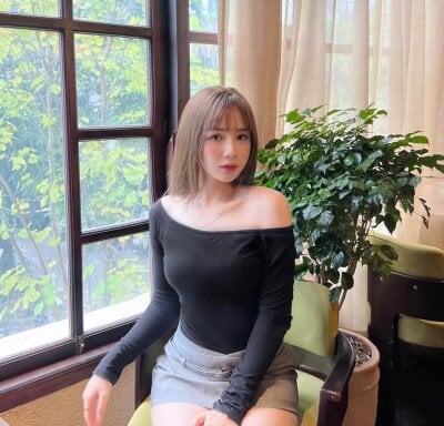 Jerry_mina Female Medium Online Webcam Chat