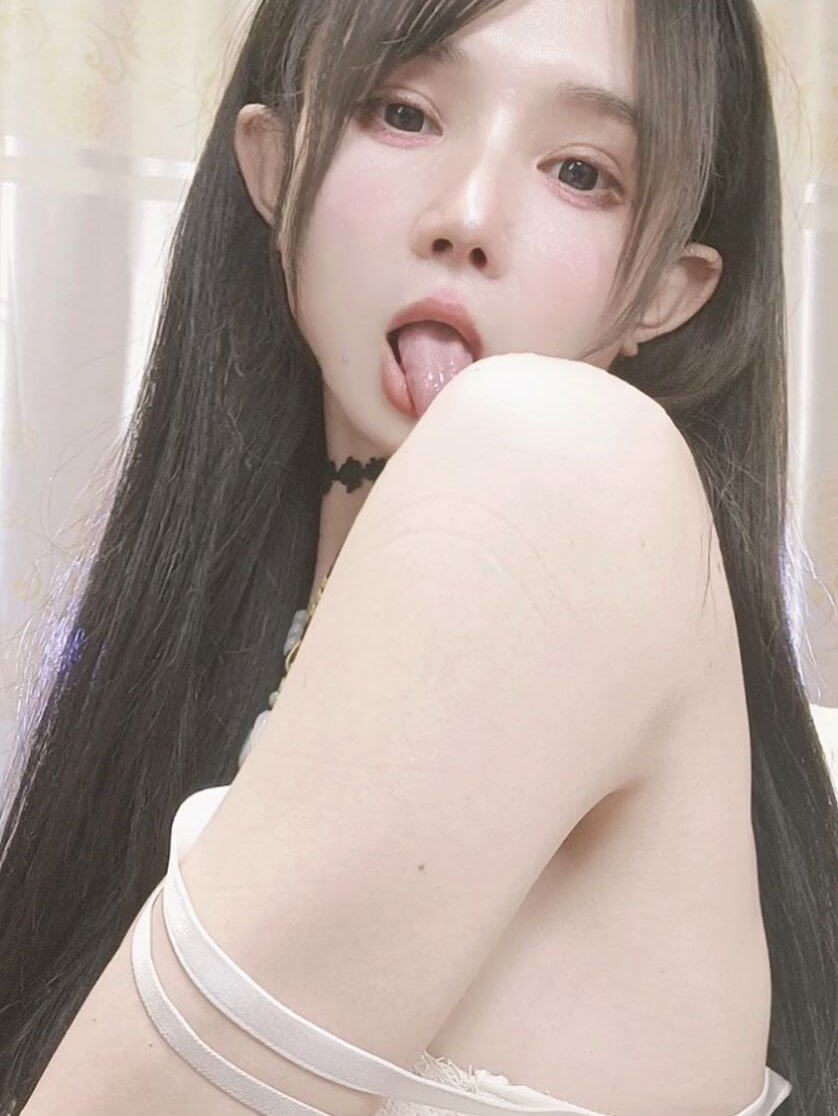 -mi_mi-'s Offline XXX Chat