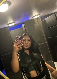 Alexia_Blake's Offline Chat Room