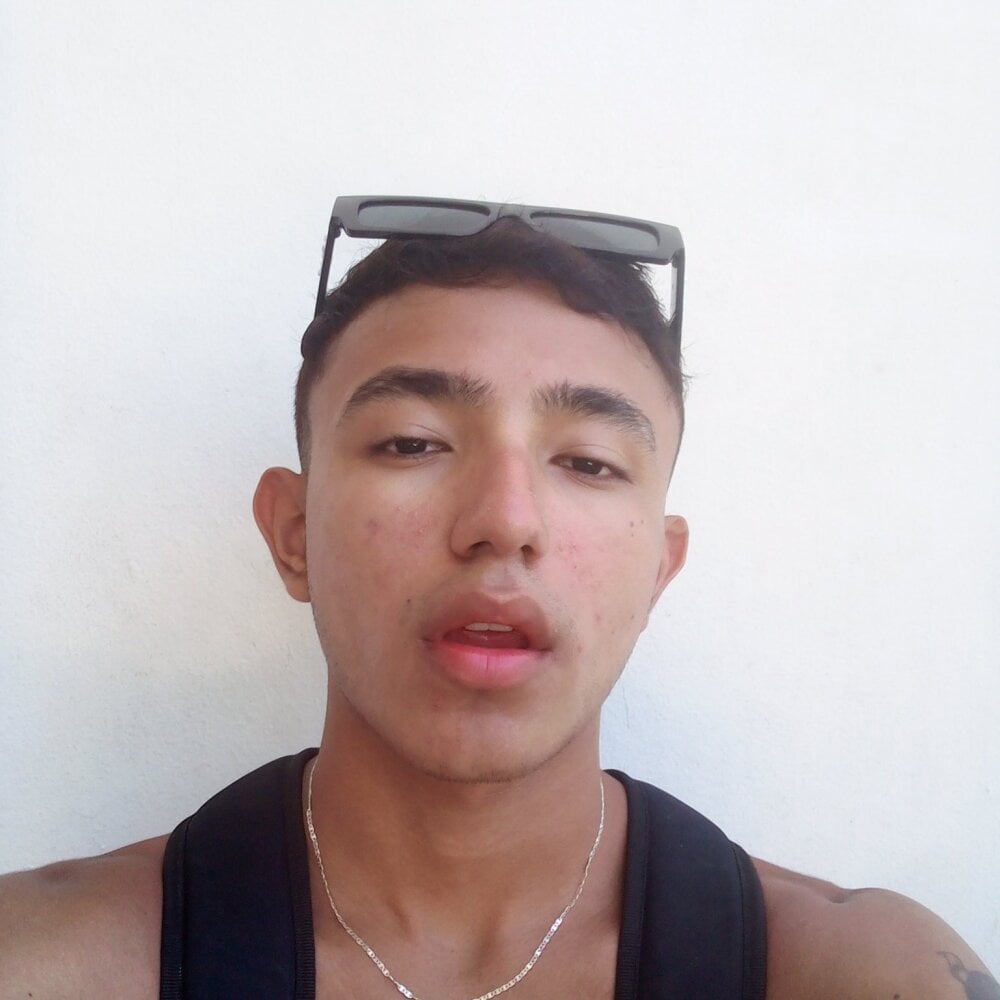 maximoemiliano profile