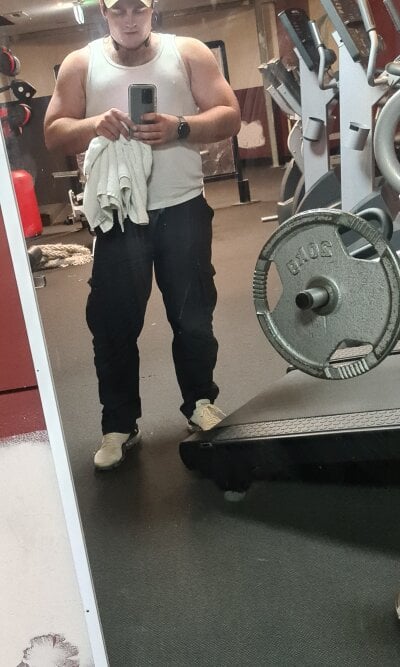 Tommyyb