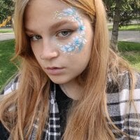 WhitneyDeere's Offline Chat Room