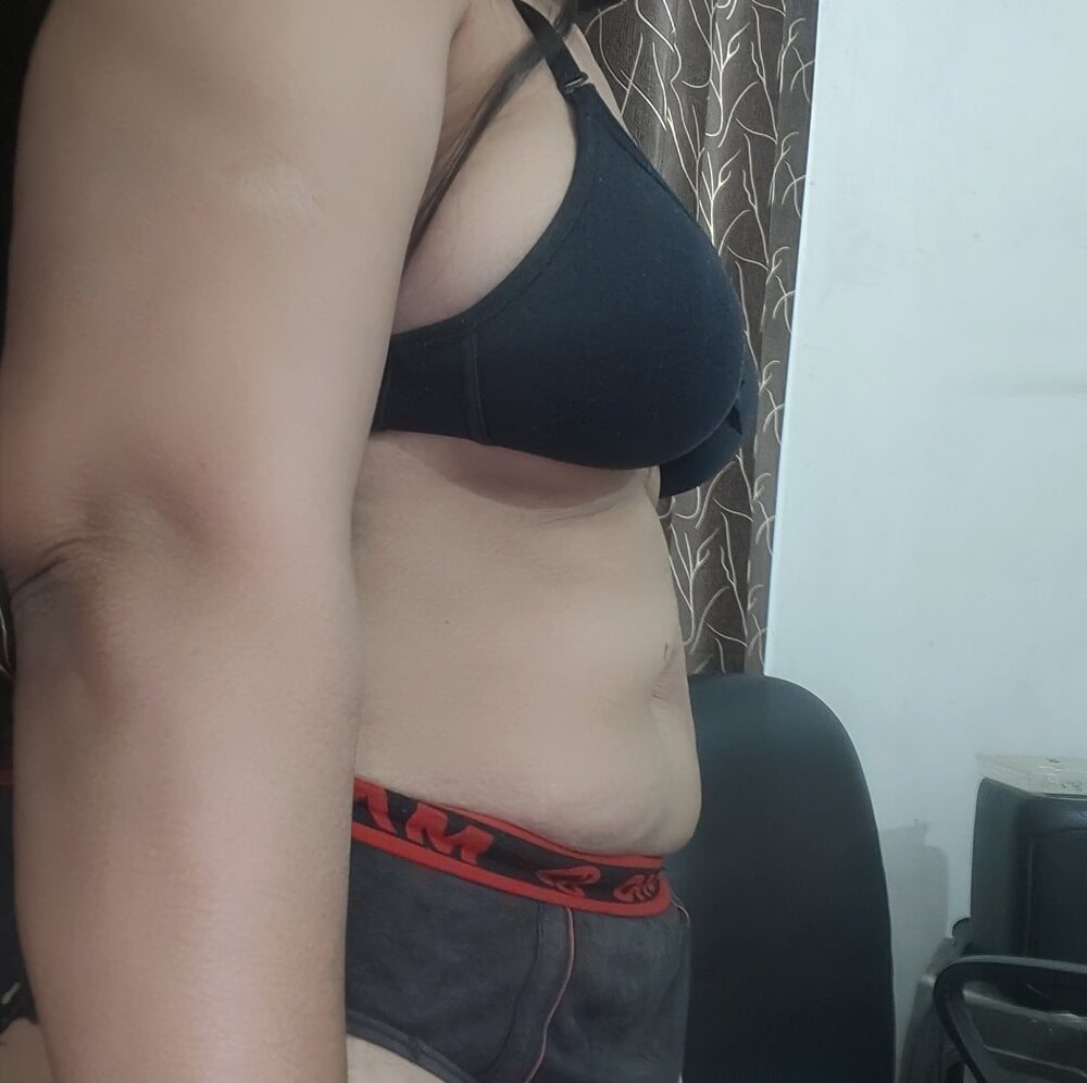 livestrip-joy.com desi_hasina livesex profile in in-a-place-full-of-orgasms cams