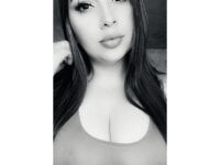 AntonelaSweet's Offline Chat Room