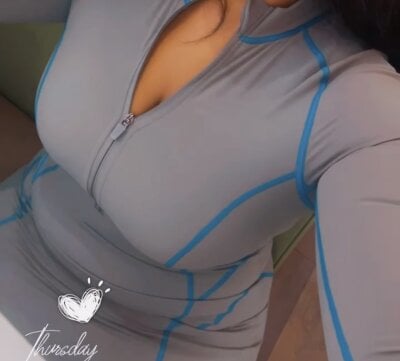 CutieWithABootyUK Female Humiliation Live Webcam Chat