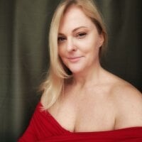 Emilia99 Live XXX-Chat