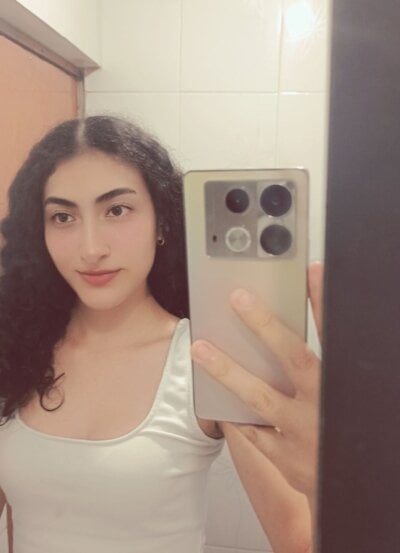 LindaRojas on StripChat