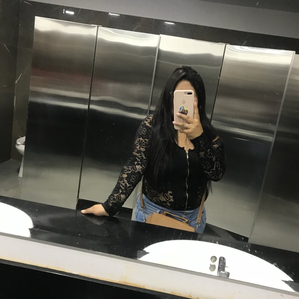 chatnmate.com naatis livesex profile in second-circle-of-hell-lust cams