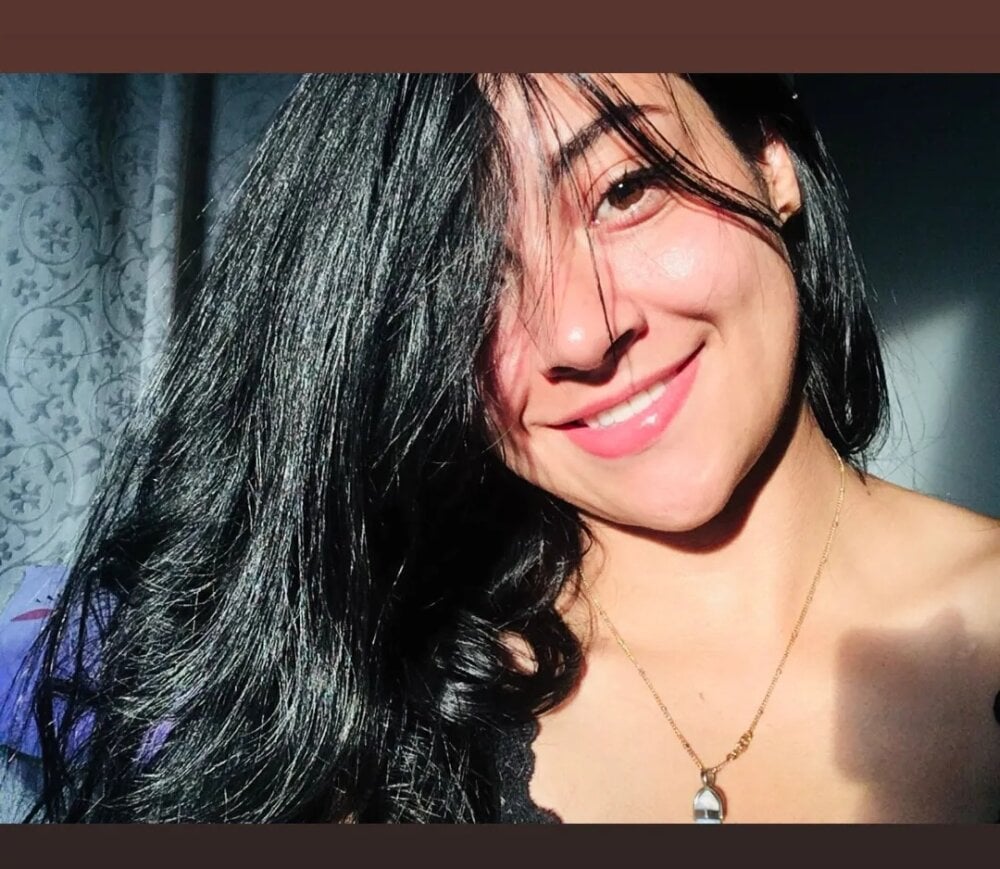 iluvcams.com coraline_greym livesex profile in latino cams