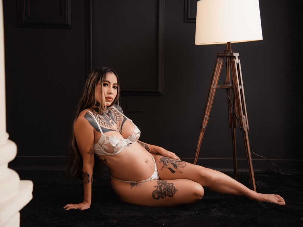 nicoleblum from stripchat