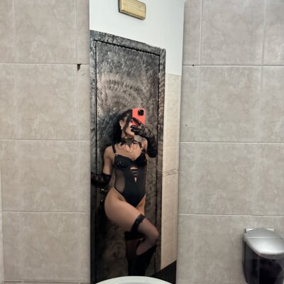 BabyMaia private show