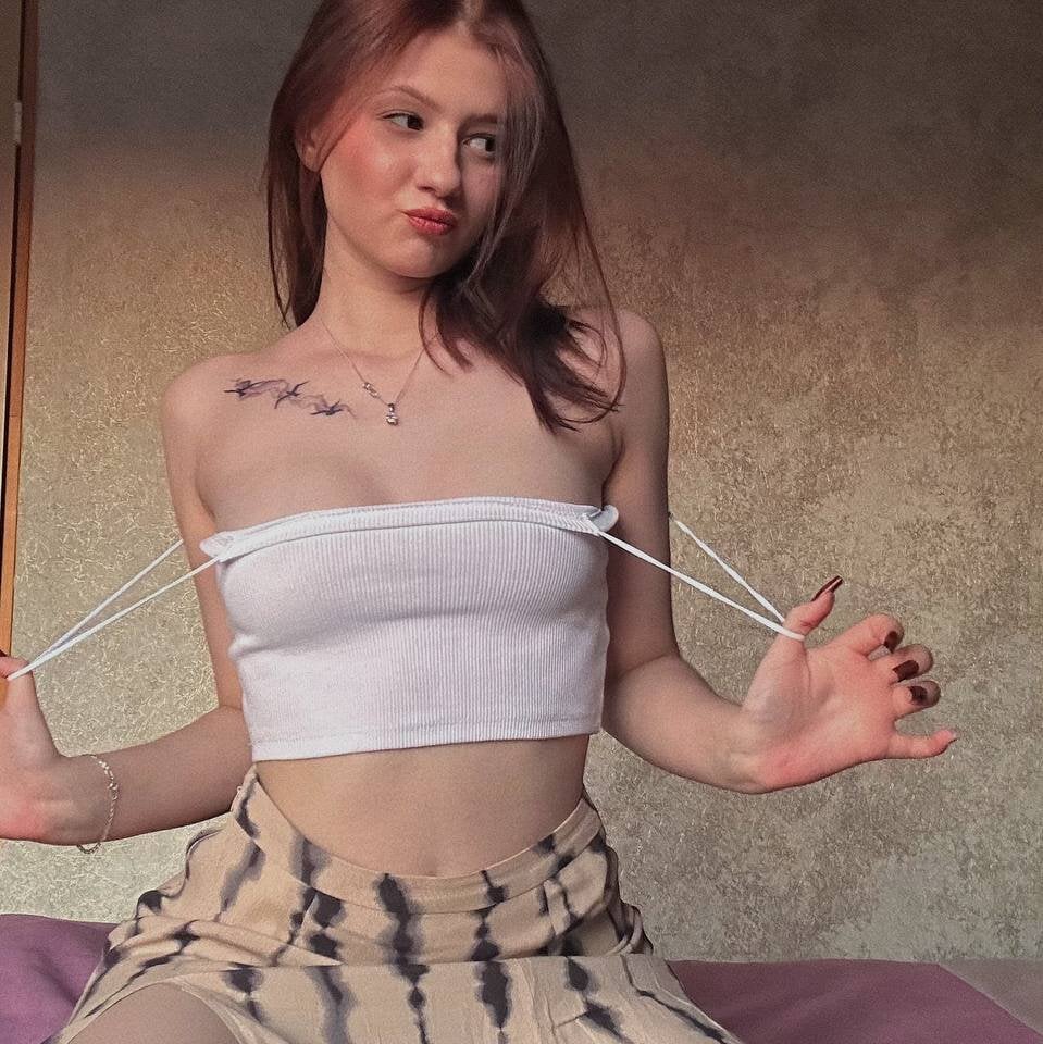 Live sex webcam photo for GemmaGerald #289987577