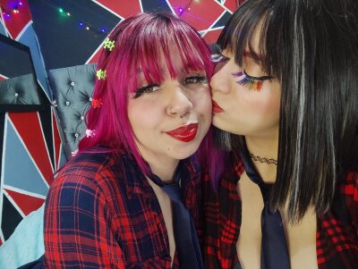 Submissive-LesbianShow on StripChat