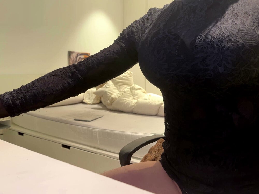 pocker498's Offline XXX Chat