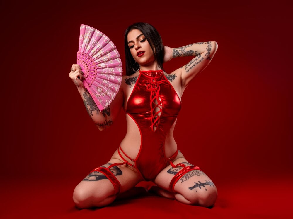 MeganDraco_'s Offline XXX Chat