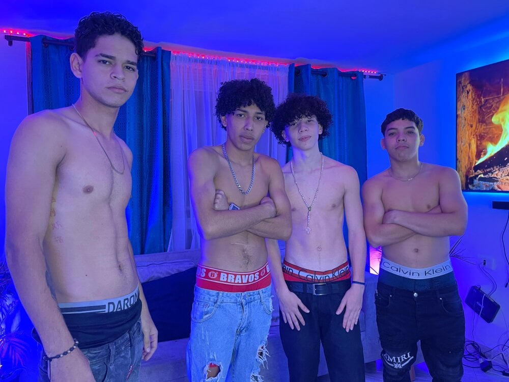 LittleWhiteBoys's webcam live show