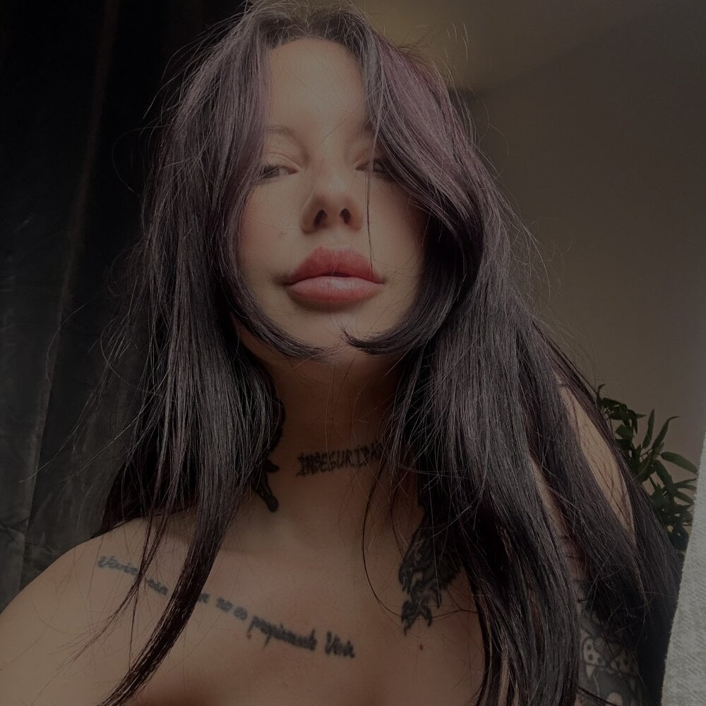 BellaGiaxx's Offline XXX Chat