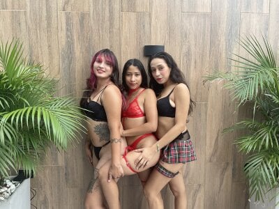 Naughty_Kittens_AD Couple Lesbian XXX Cam