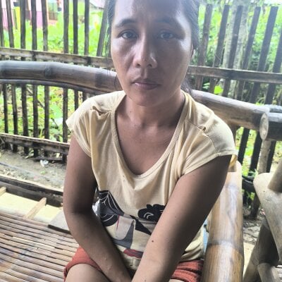Pinay-skinnyMomm12