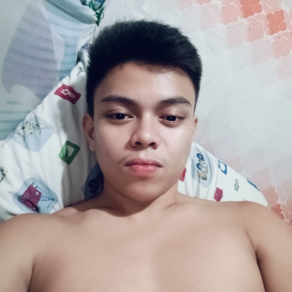 Pinoy_slutcummer69's Offline XXX Chat