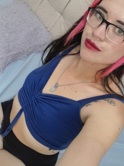 Melanniie_1 Female Facial Live Webcam Chat