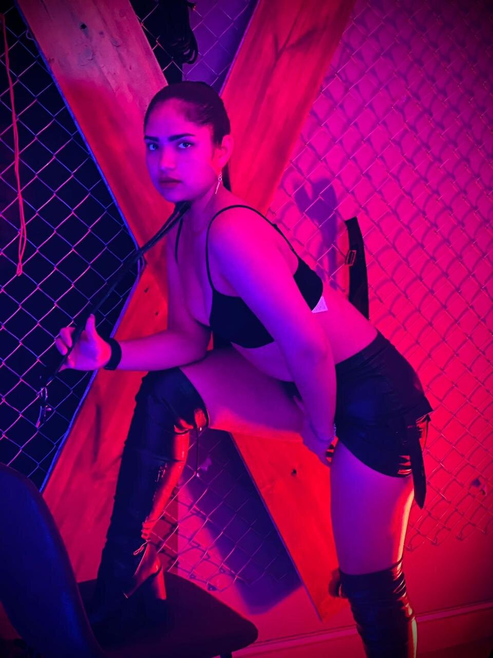 Anahi_sslaavee_bdsm