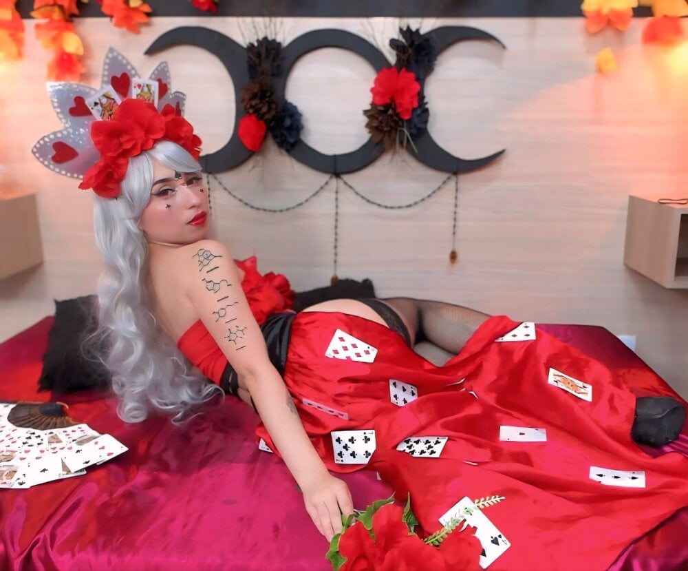 iluvcams.com mar_akira livesex profile in right-behind-the-screen cams