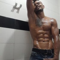 fernandez_latinblackk's webcam live show