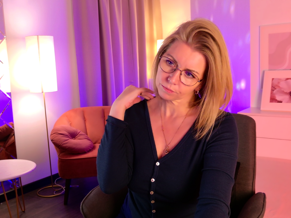 Annie_Light Offline XXX Chat