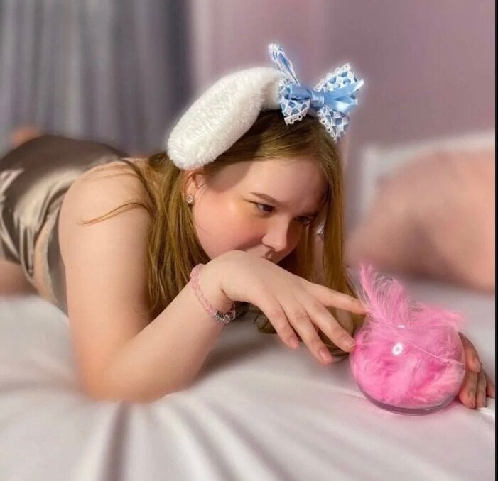 stripchat rosa_grenn webcam profile pic via sexcityguide.com