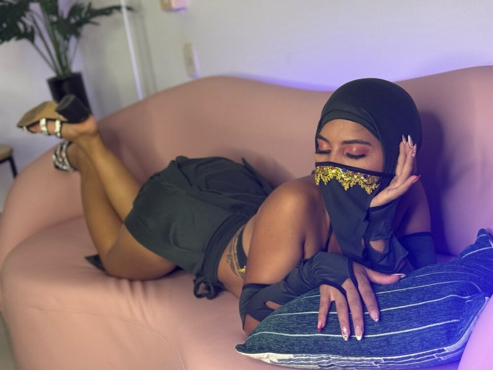 leila_whisper's Offline XXX Chat