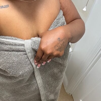 CurvyPrincessNae