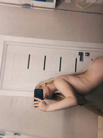 Monique_Holt on StripChat