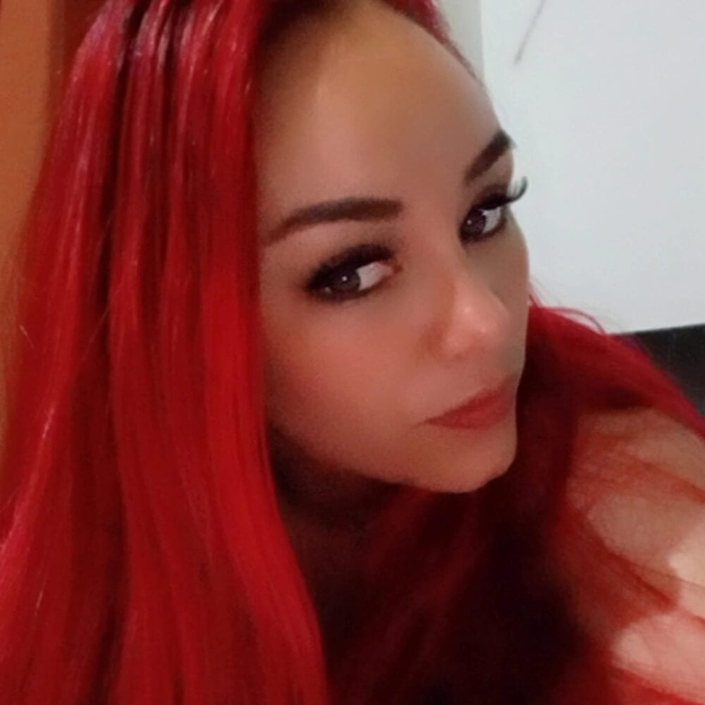 elivecams.com emmayourgirl livesex profile in latin cams