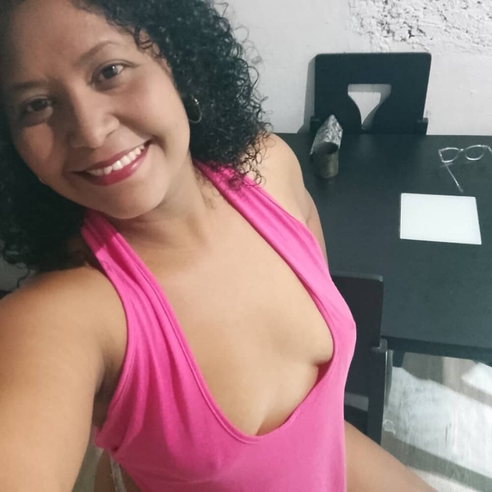 isabel_and_hekler from stripchat