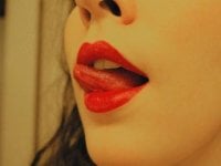 Miss_Charming's Offline Chat Room
