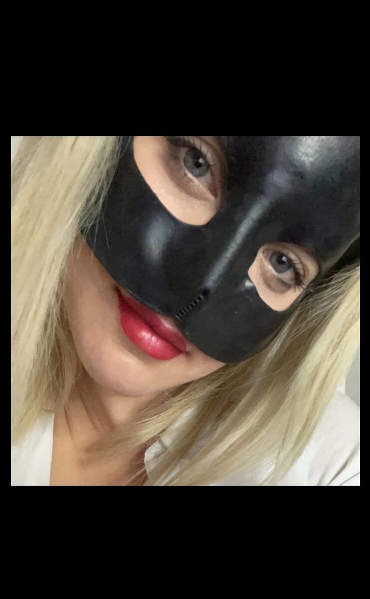 Nona_Arabica's Offline Chat Room