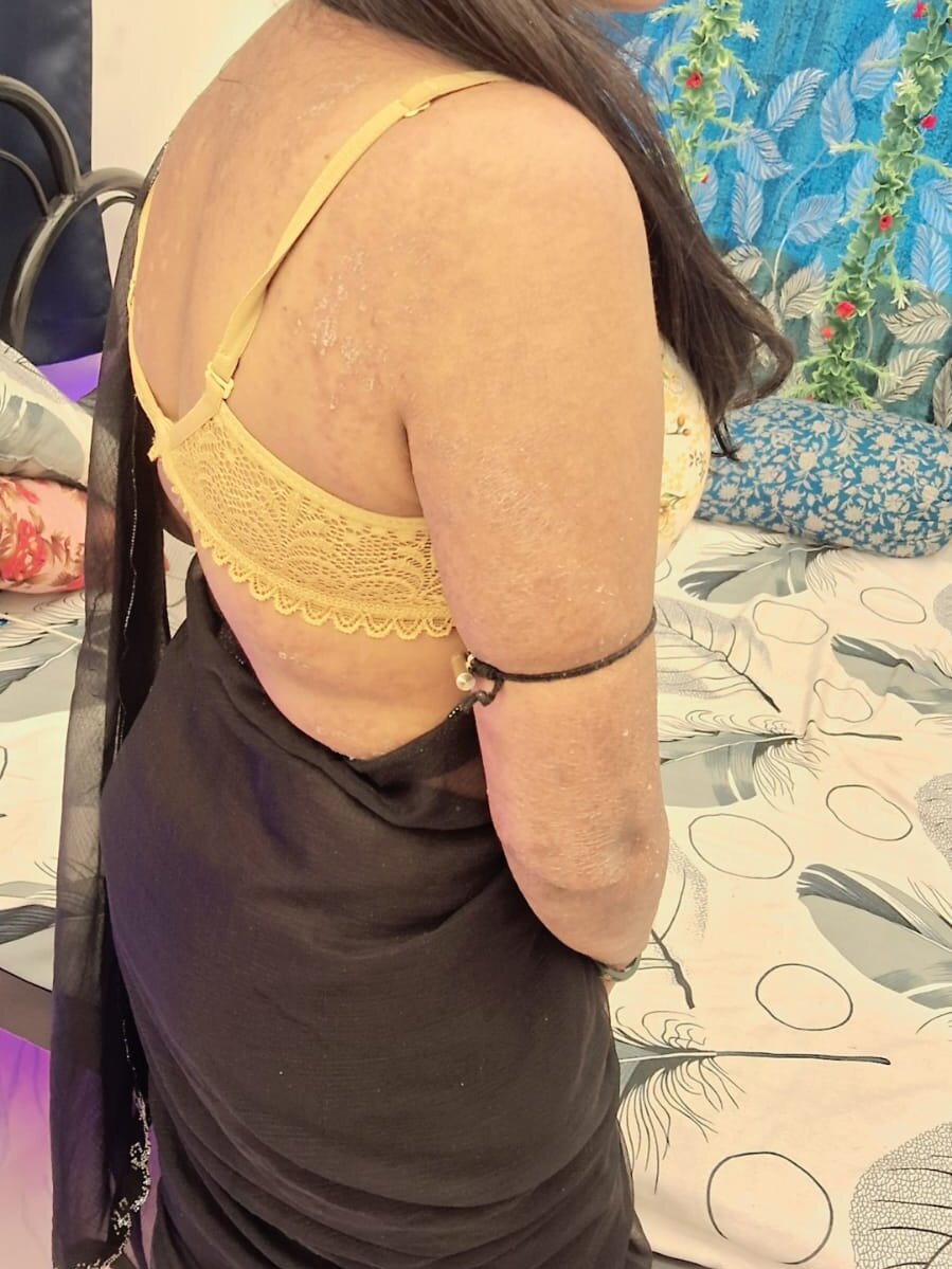 mona-darling_09 webcam profile - ???