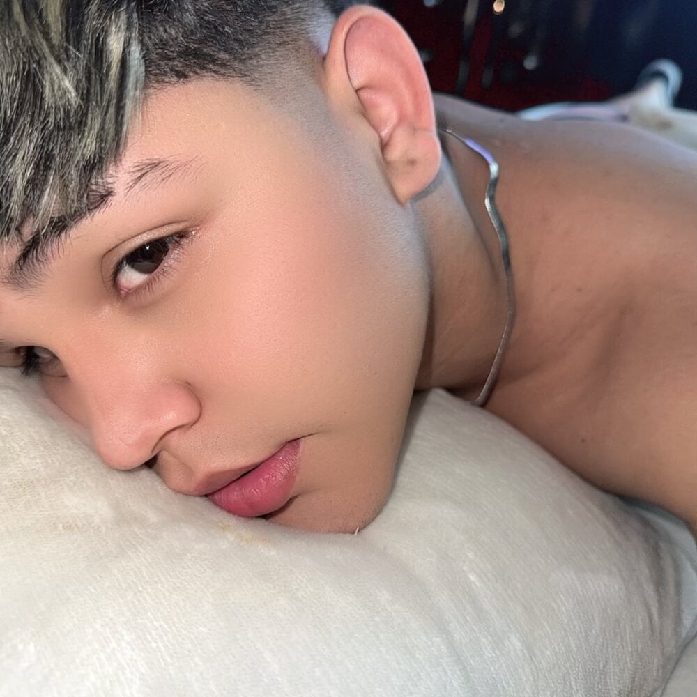 caleb__johnson offline XXX-chat