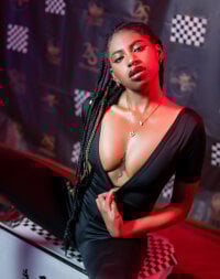 Queen_perla_'s webcam live show