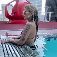 AnalslutXOXO's Offline Chat Room