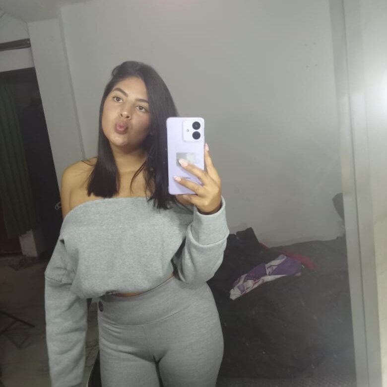 iluvcams.com brittany_hot livesex profile in straight cams