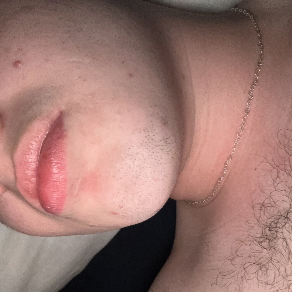 CHICOSSHOT12's Offline XXX Chat