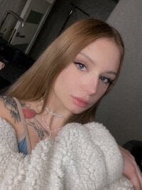 lele_alyaska's Offline Chat Room