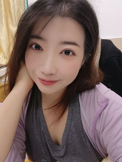 Xiaoqi-baby Female Bbwasian Striptease Webcam