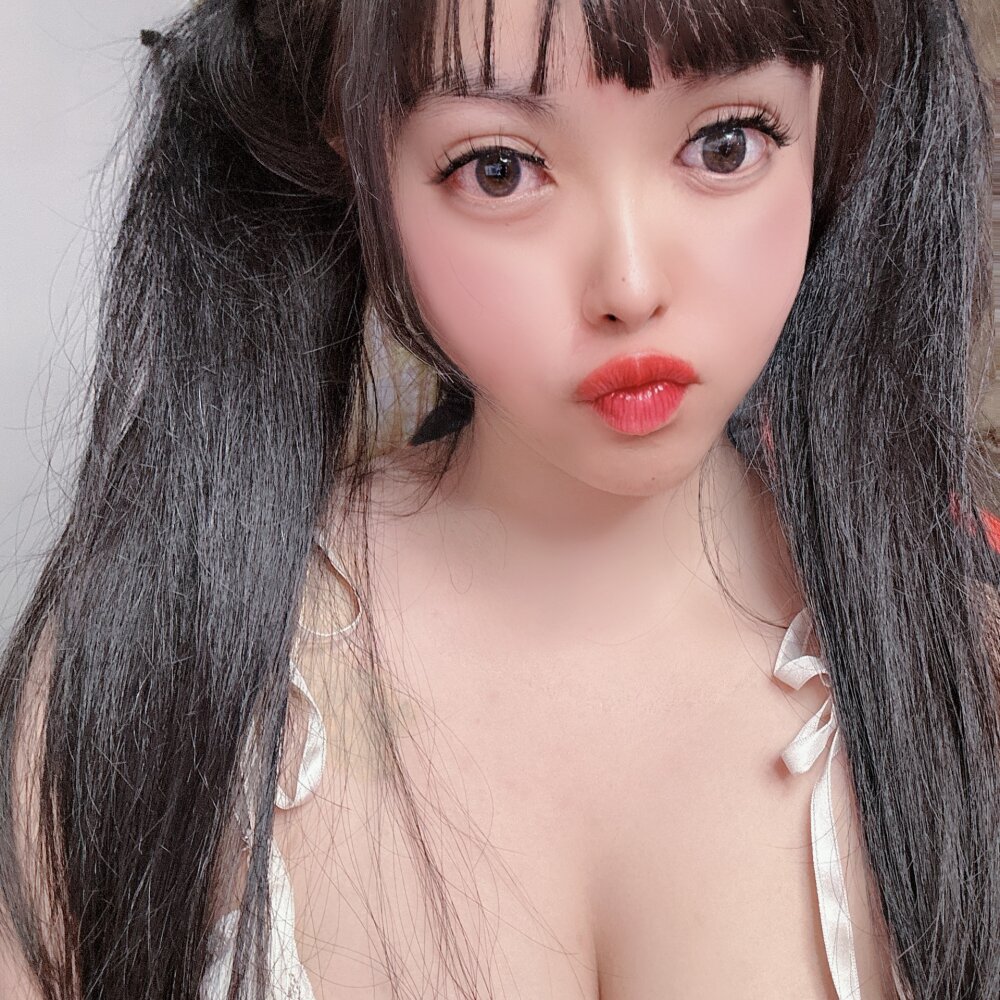 Live sex webcam photo for ___peach___ #284108385