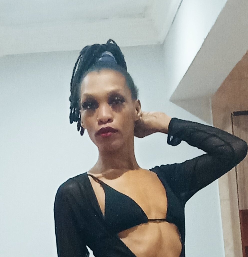 Naughty_Slender30ZA's Offline XXX Chat