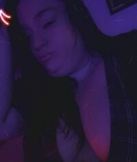 bigtits46DD's Offline Chat Room