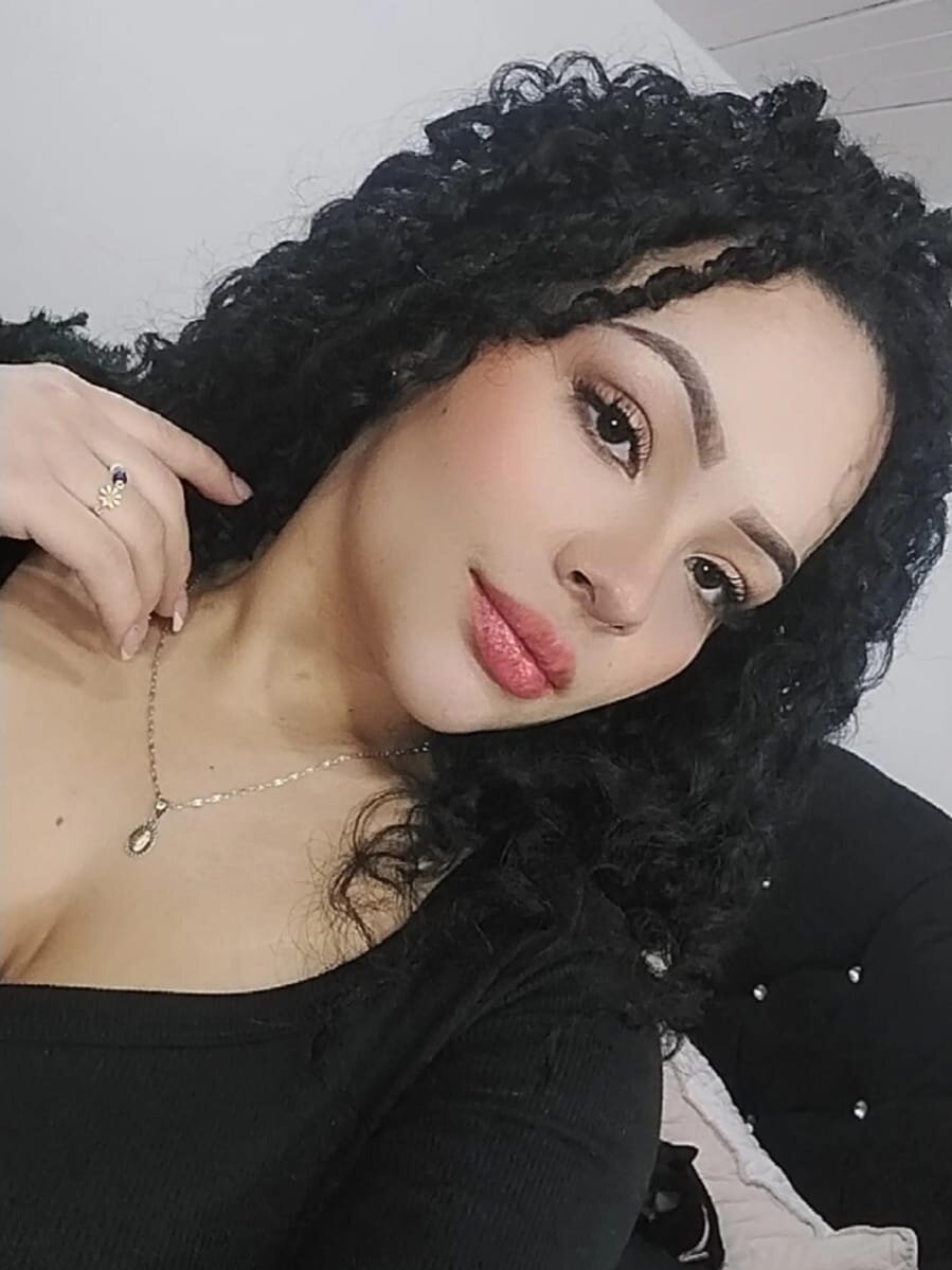 Ava-Nix live cam model at StripChat