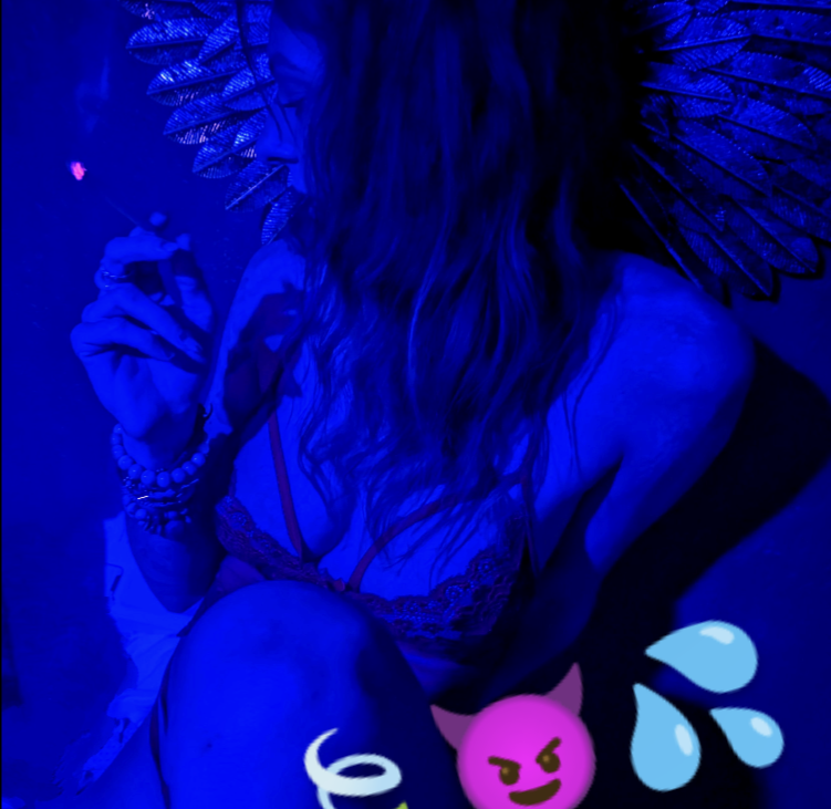 iluvcams.com freyafucksfans livesex profile in where-the-blondes-live cams